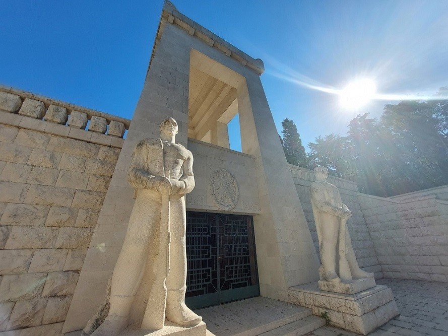 Monument Omgekomen Partizanen Podgorica #3