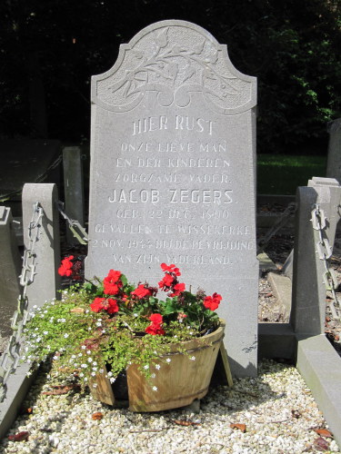 Dutch War Grave Wolphaartsdijk #2