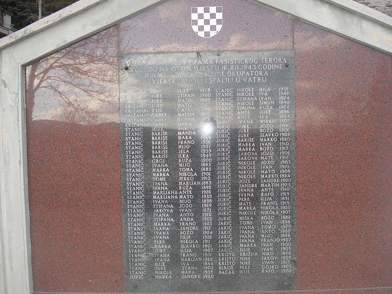 Monument Massamoord Lug #1