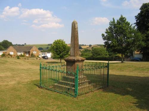 Oorlogsmonument Sutton-under-Brailes #1