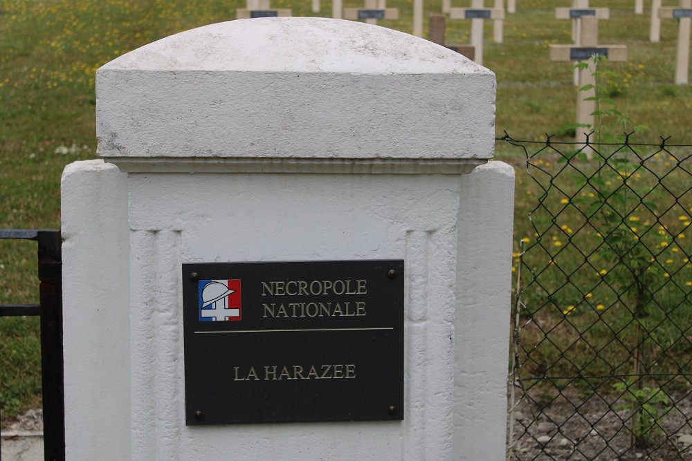 Franse Oorlogsbegraafplaats La Harazée #5