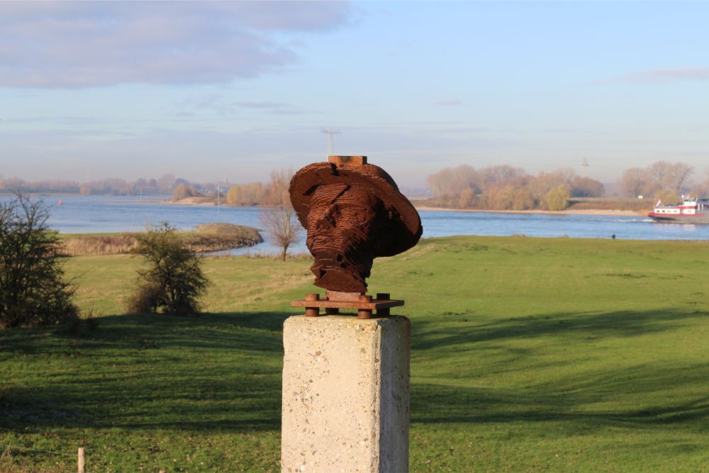 Monument 43rd Reconnaissance Regiment #2