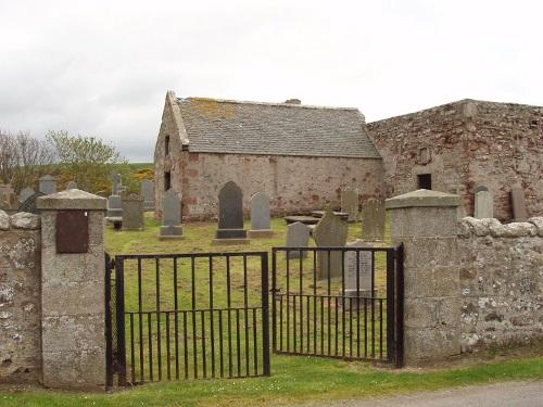 Commonwealth War Graves Aberdour Old Churchyard