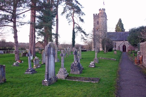 Oorlogsgraf van het Gemenebest St. Peter Churchyard #1