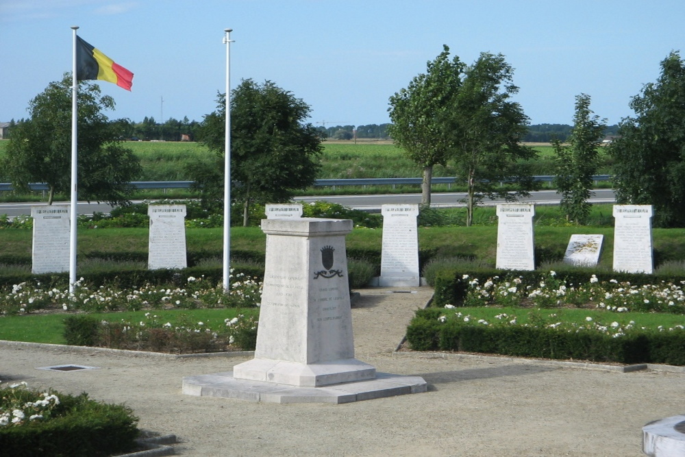 Monument 4de Legerafdeling Wulpen #4