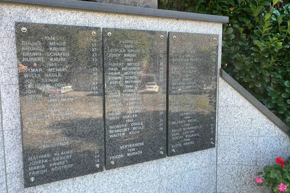 Oorlogsmonument Katholieke Begraafplaats Silbach #4