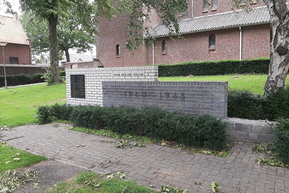 Oorlogsmonument Zevenbergschen Hoek #4