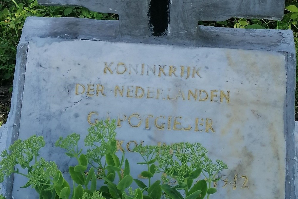 Nederlandse Oorlogsgraven Ivano-Frankivsk #2