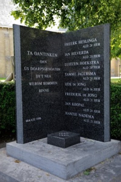 Oorlogsmonument Arum #2