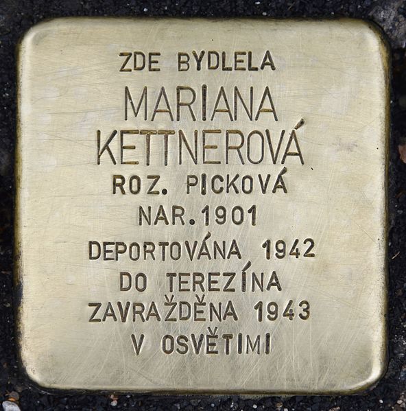 Stolpersteine Komenskho 1077 #3