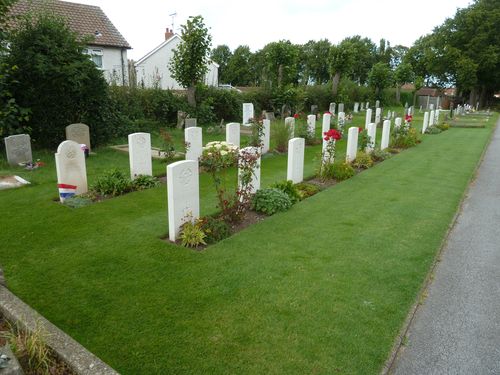 Commonwealth War Graves Ollerton Cemetery #1