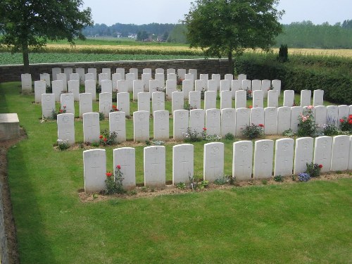Commonwealth War Graves Ville-sur-Ancre Extension #1
