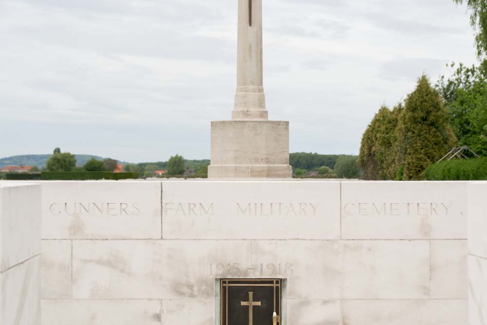 Commonwealth War Cemetery Gunners Farm