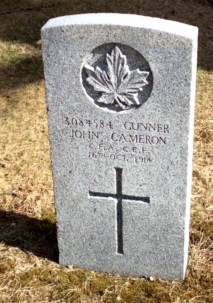 Commonwealth War Grave Hillside Cemetery #1