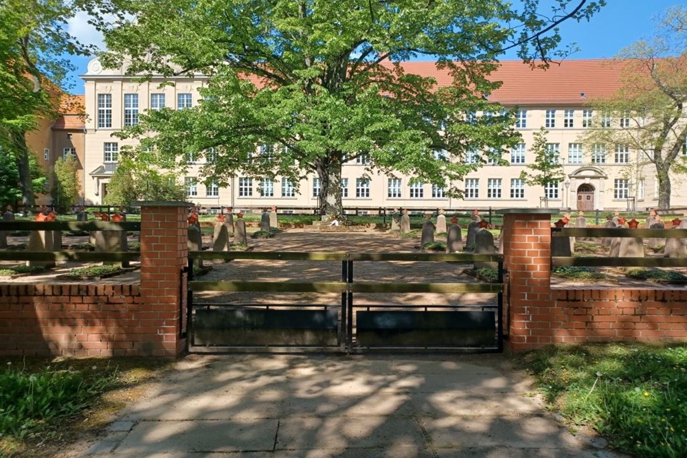 Soviet War Cemetery Eisleben Carl-Eitz-Weg
