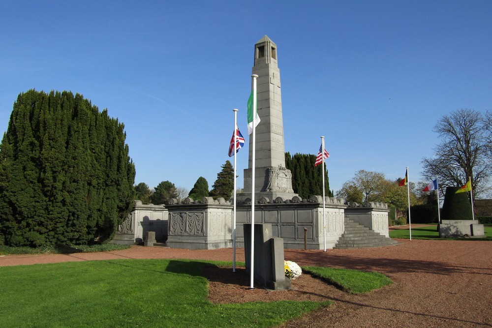 Oorlogsmonument en Mausoleum 1914-1918 Soignies #3