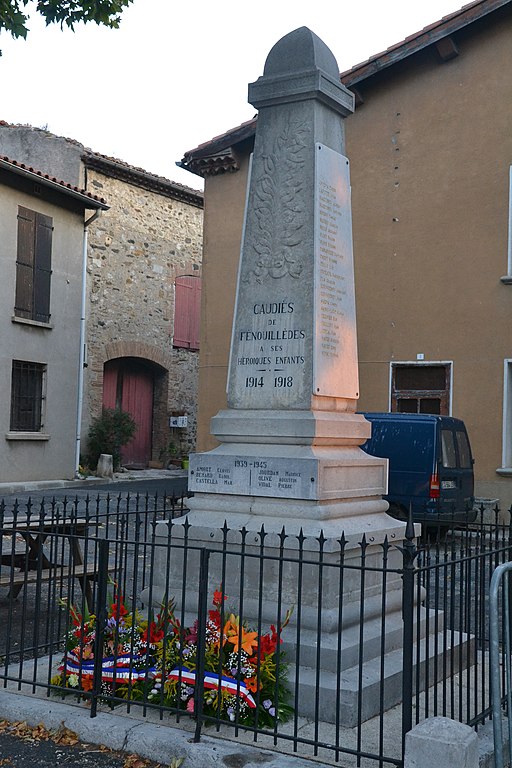 War Memorial Caudis-de-Fenouilldes #1