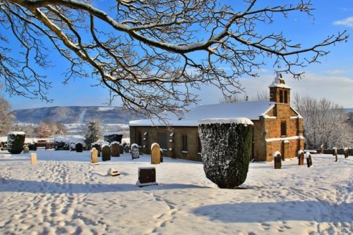 Oorlogsgraven van het Gemenebest St. Oswald Churchyard #1