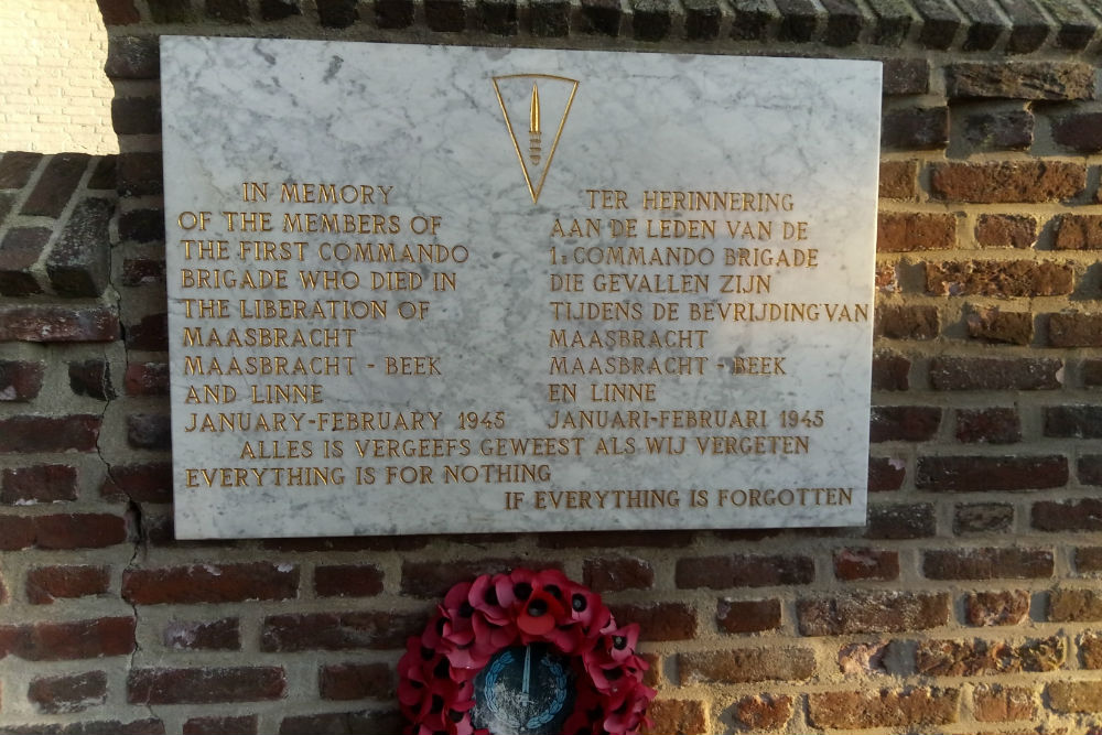 Memorials 1e Commando Brigade Roman Catholic Churchyard Linne