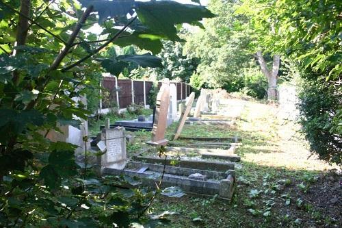 Commonwealth War Grave Church of Christ Chapel Cemetery