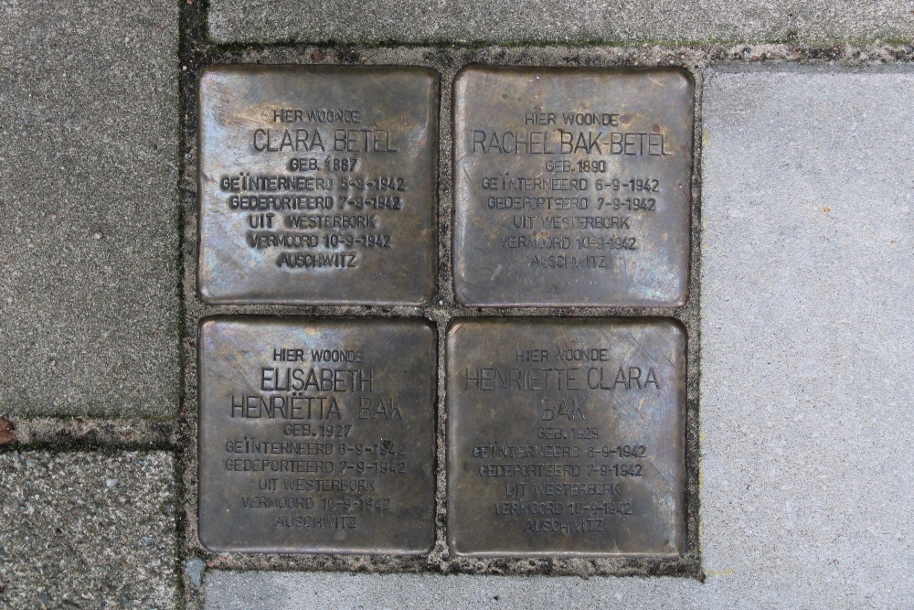 Stolpersteine President Kennedylaan 144