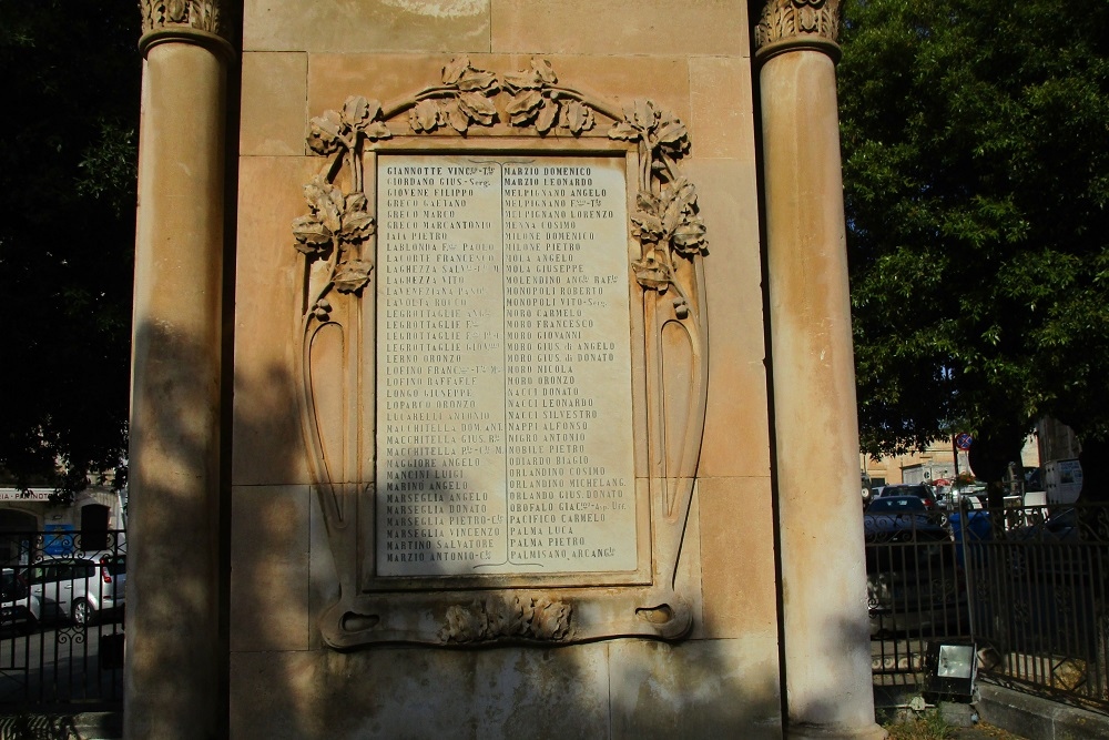 Oorlogsmonument Ostuni #5