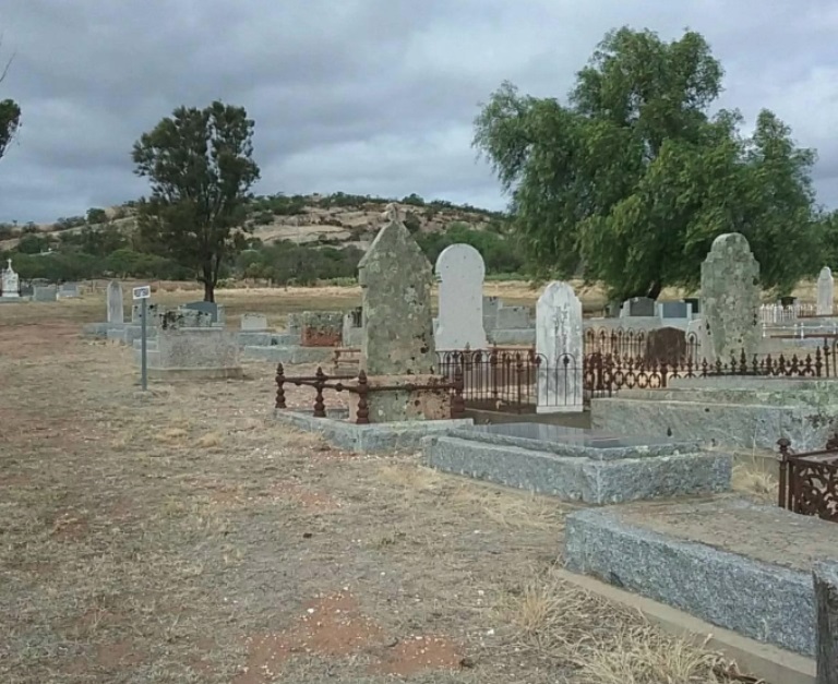 Commonwealth War Grave Pyramid Hill Civil Cemetery