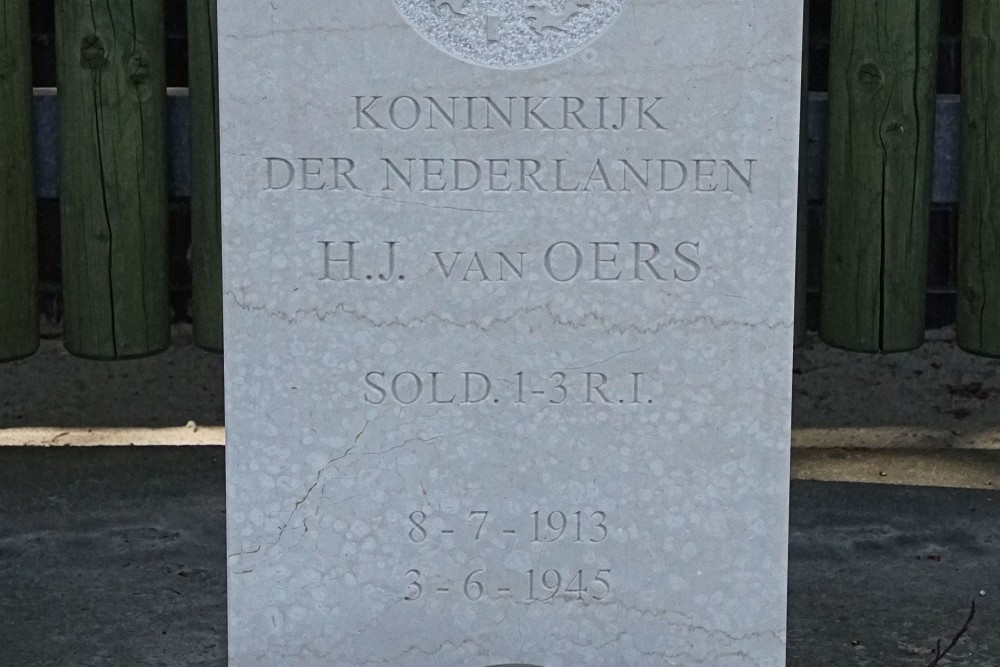 Nederlandse Oorlogsgraven Rooms Katholieke Begraafplaats Klazienaveen #3