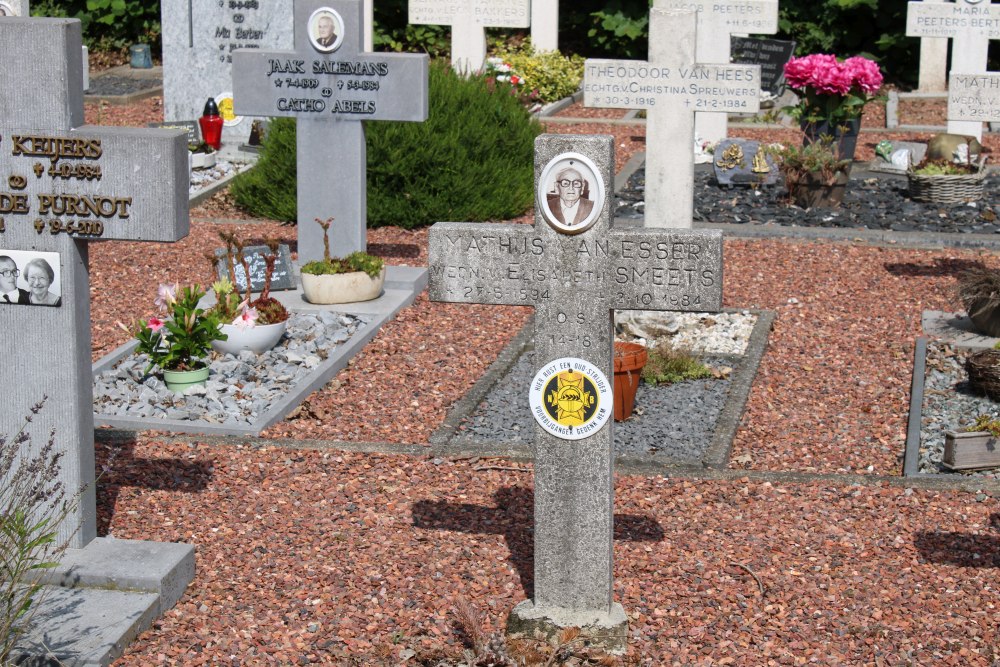 Belgische Graven Oudstrijders Molenbeersel Begraafplaats #5
