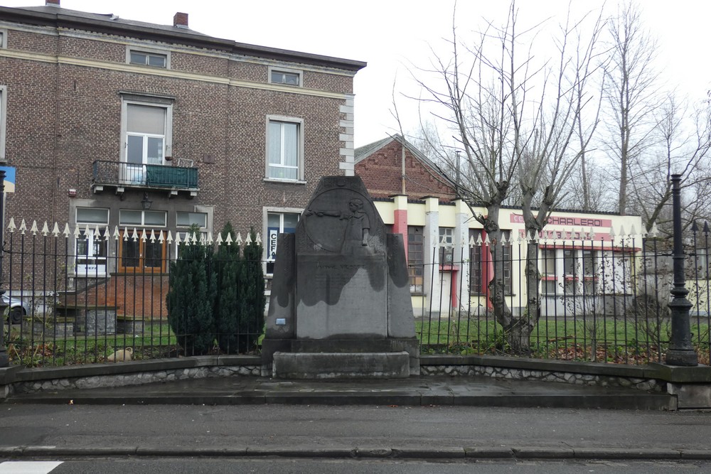 Monument Yvonne Vieslet Marchienne-au-Pont #2