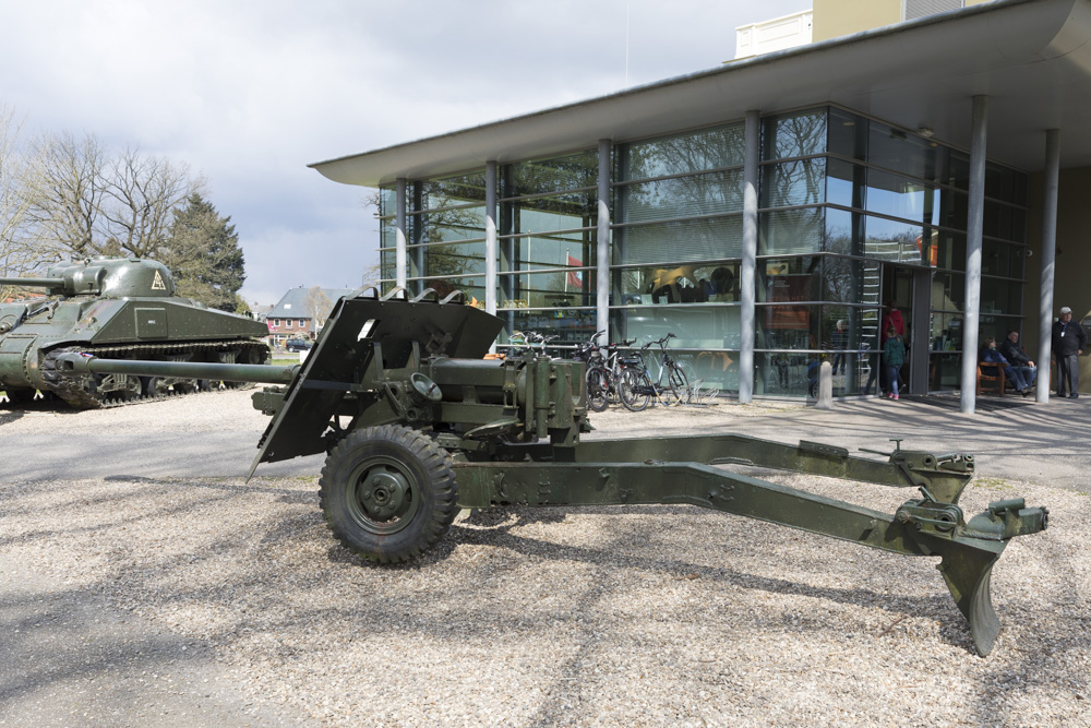 17 pounder Anti Tank Gun (2)