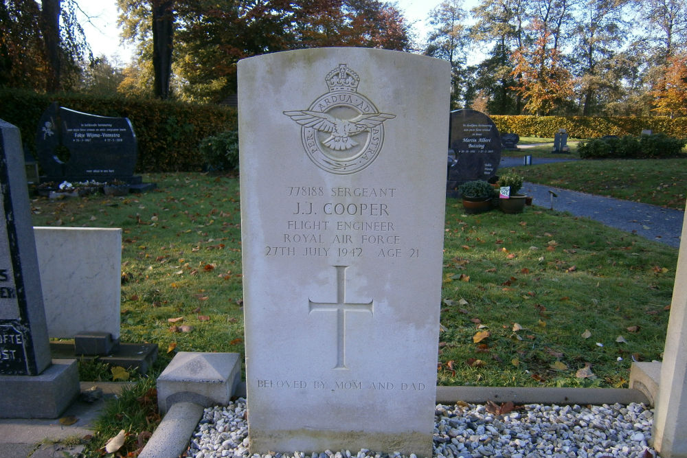 Commonwealth War Graves Protestant Cemetery Opeinde #3