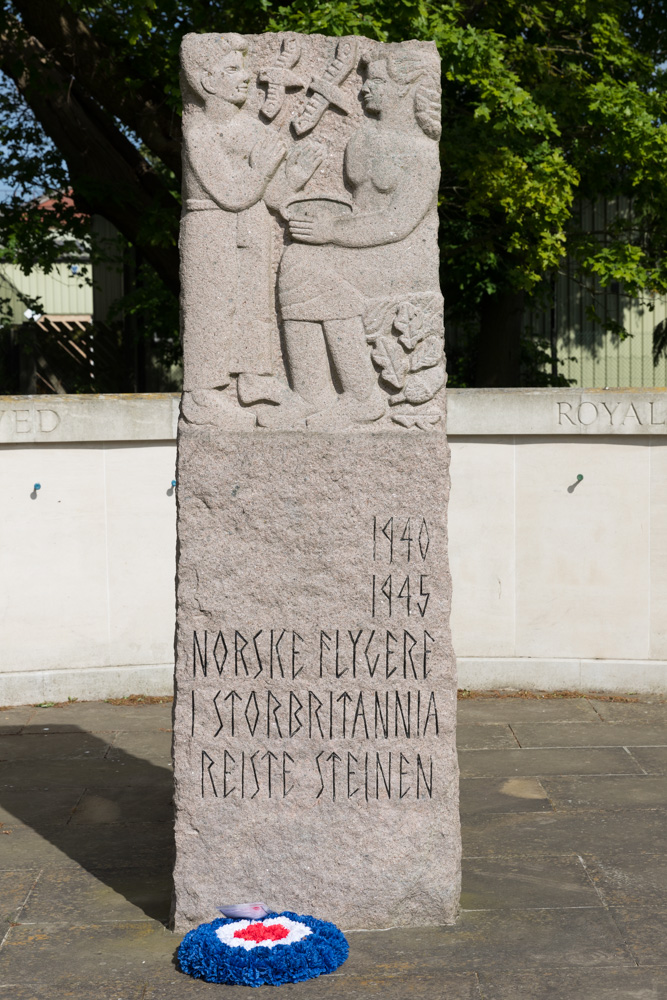 Monument Noorse Vliegeniers North Weald Bassett #2