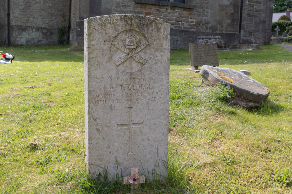 Oorlogsgraven van het Gemenebest Holy Trinity Churchyard #4