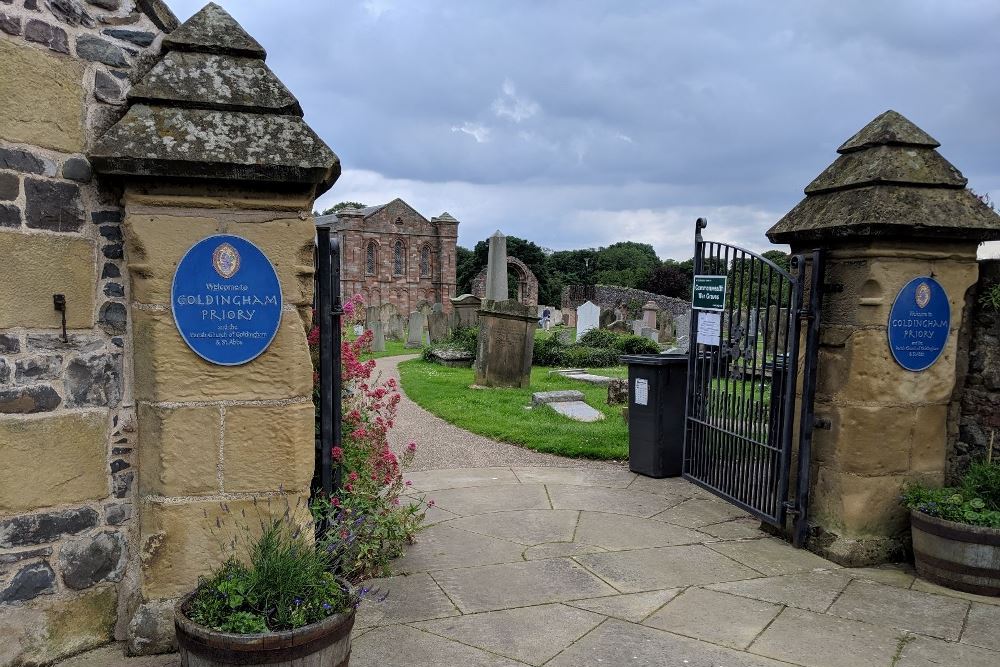 Commonwealth War Graves Coldingham Priory Churchyard