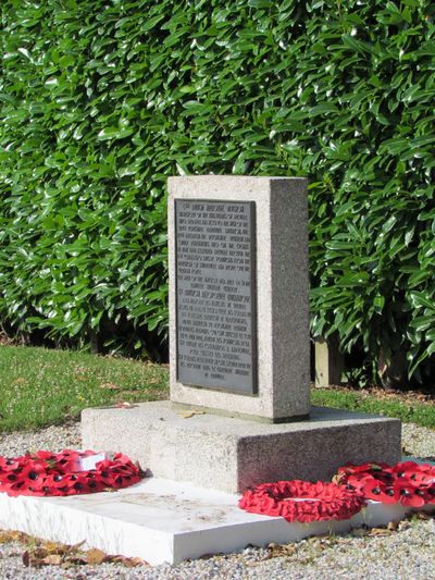 Monument 6e Britse Luchtlandingsdivisie Brville-les-Monts #3