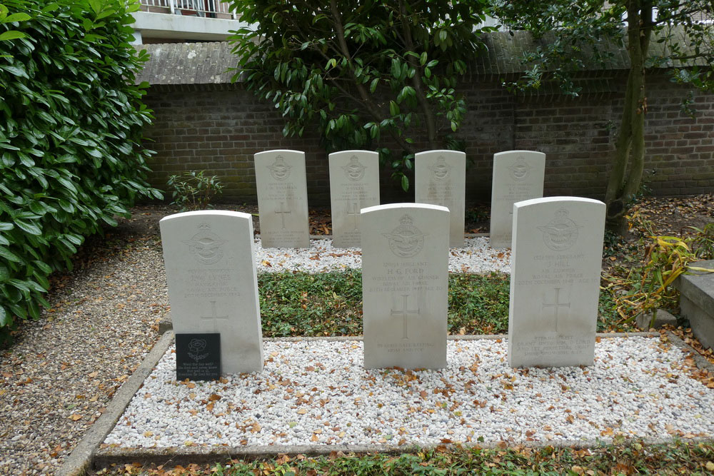 Commonwealth War Graves Oosterhout Protestant Cemetery #1