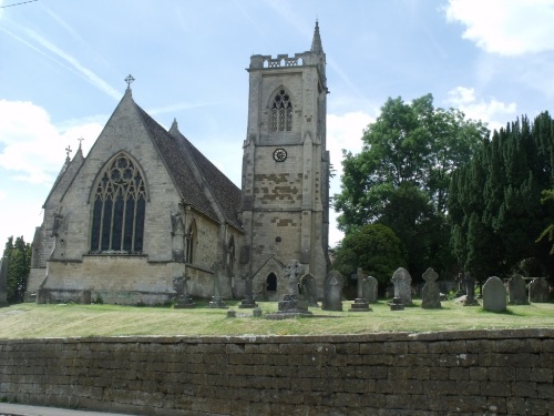 Commonwealth War Graves St. Giles Churchyard