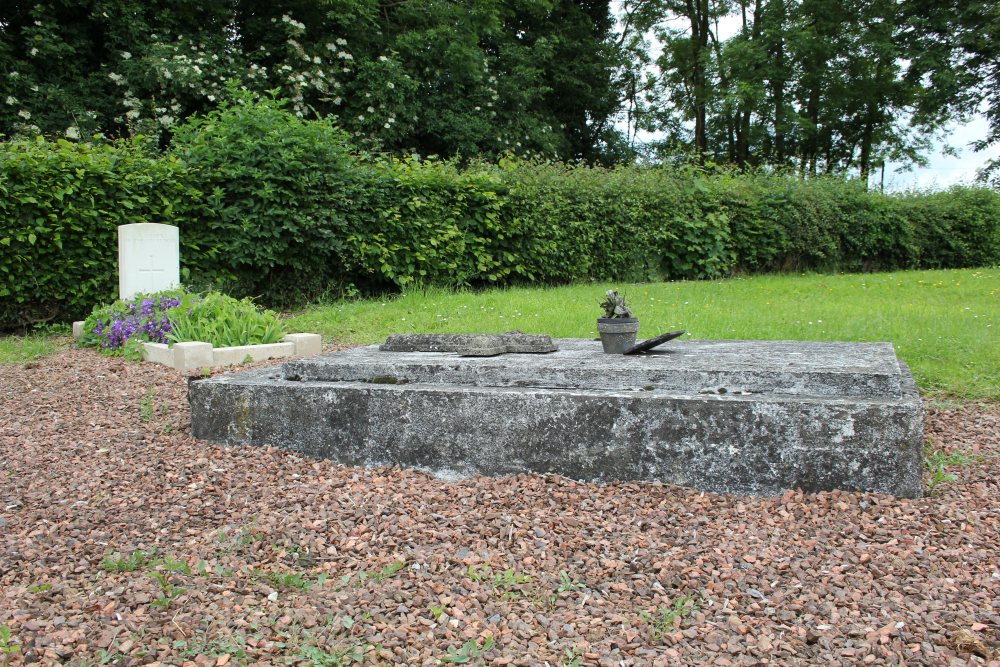 Commonwealth War Grave Ablainzevelle #1