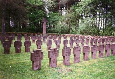 Duitse Oorlogsbegraafplaats Feusdorf #1