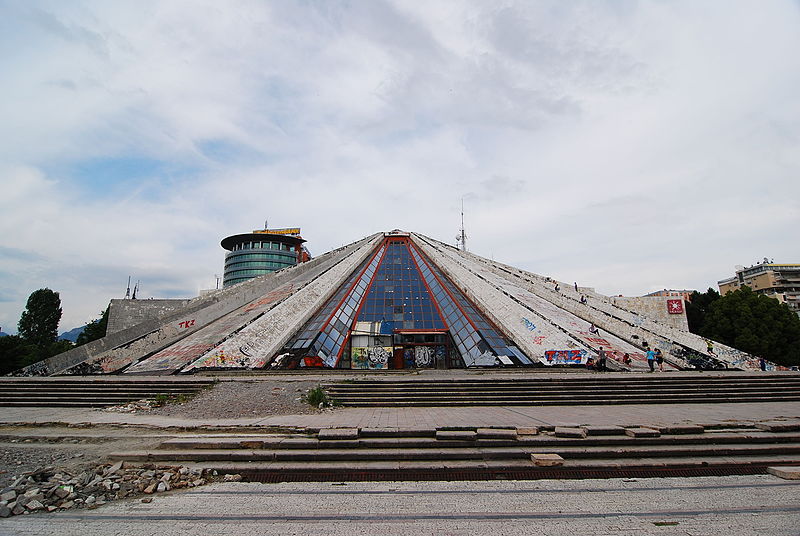 Pyramide van Tirana #1