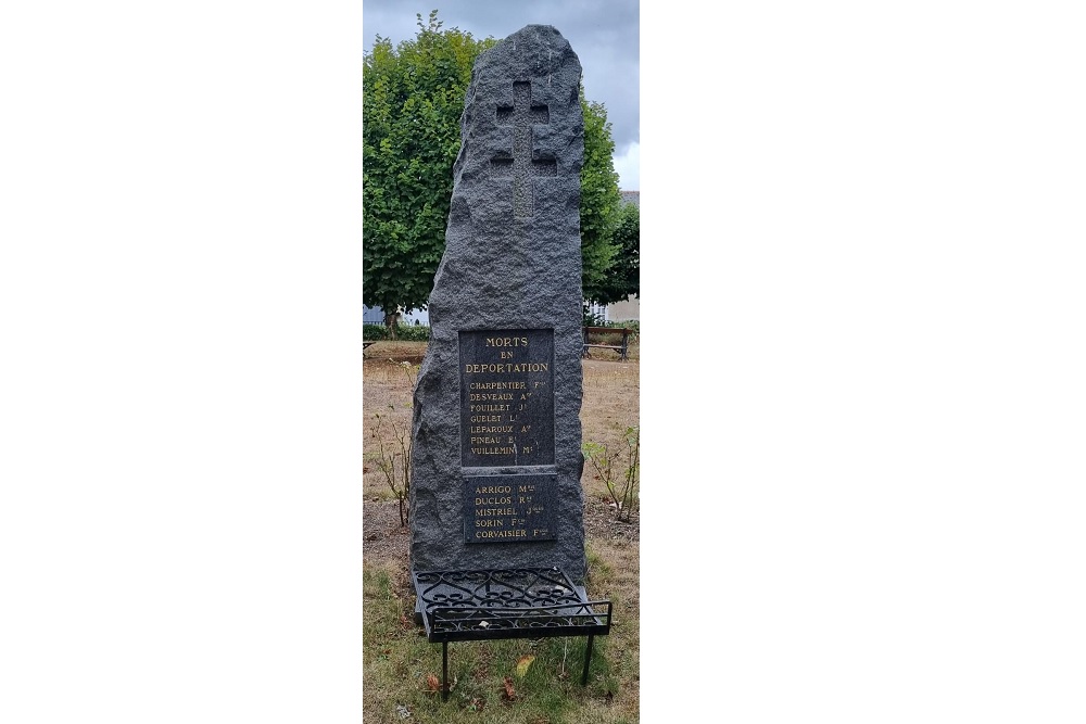 War Memorial Dol-de-Bretangne #1