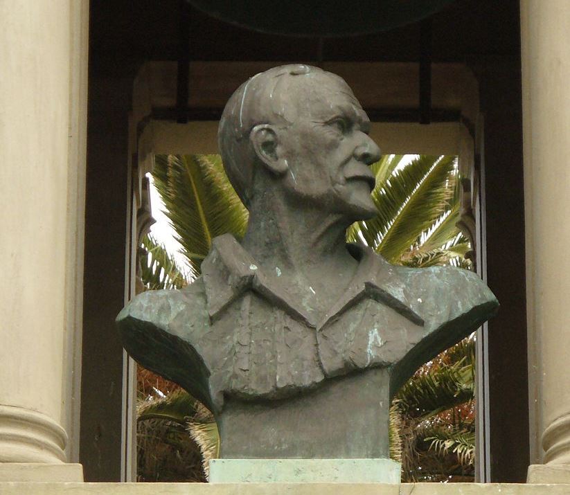 Bust of Jan Smuts