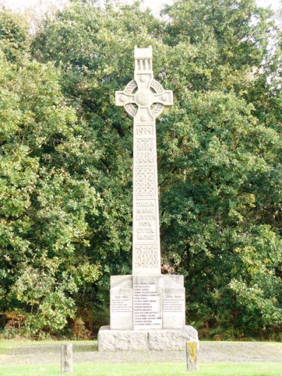 Oorlogsmonument Frensham #1