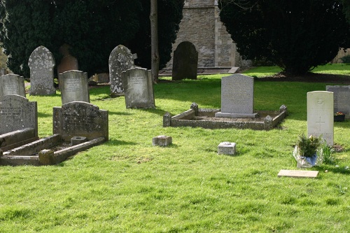 Oorlogsgraf van het Gemenebest St George Churchyard #1