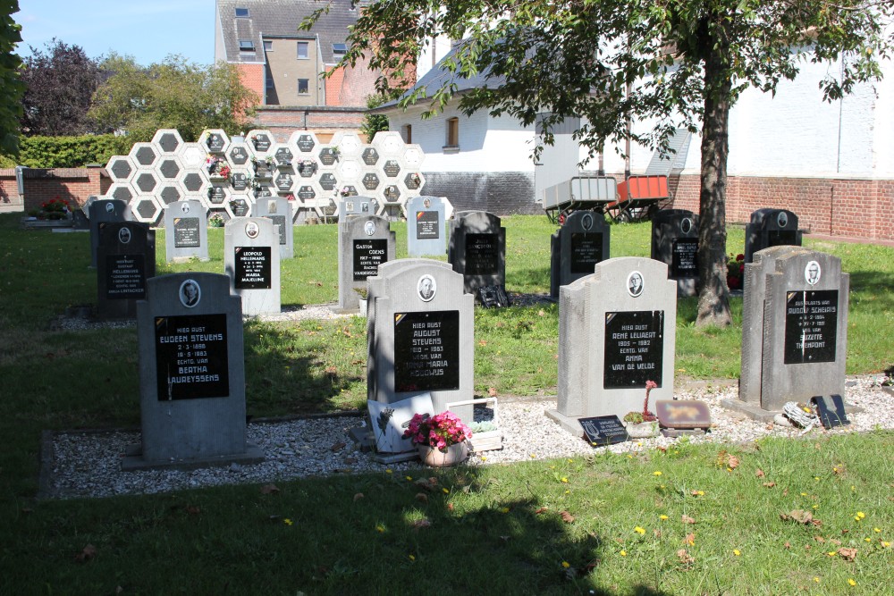 Belgian Graves Veterans Zeveneken #2