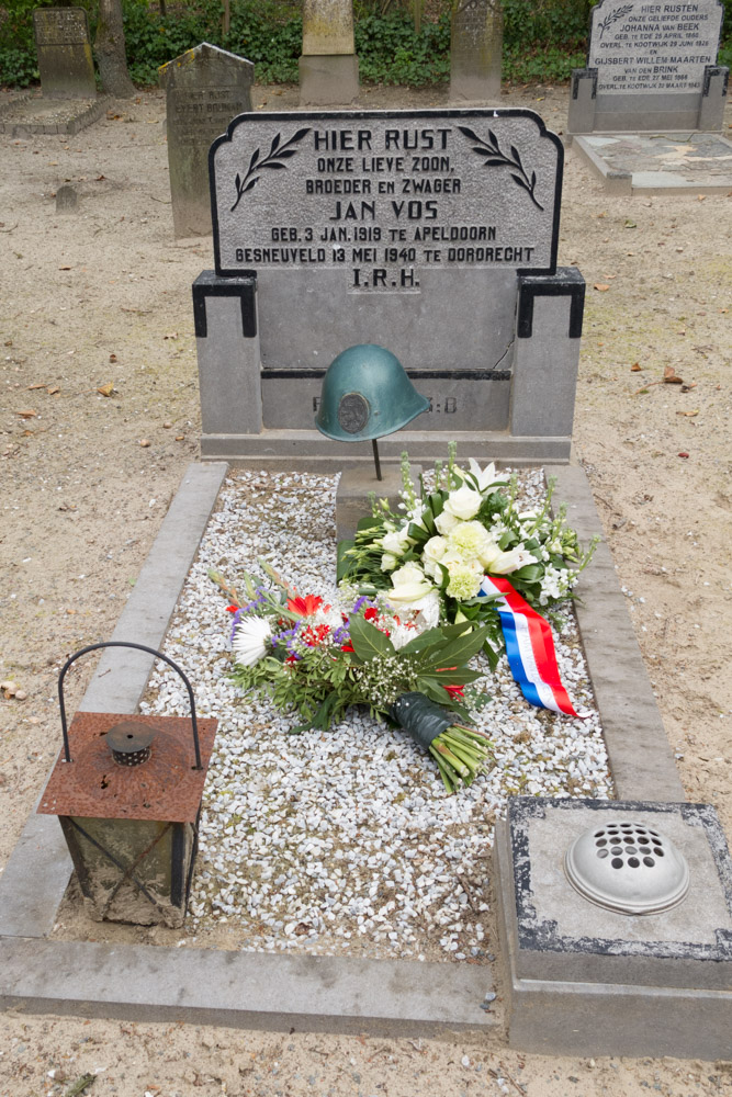 Dutch War Grave Kootwijk #3
