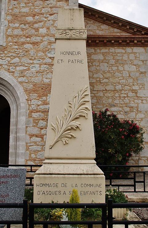 War Memorial Asques