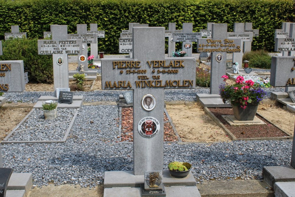 Belgian Graves Veterans Kessenich Cemetery