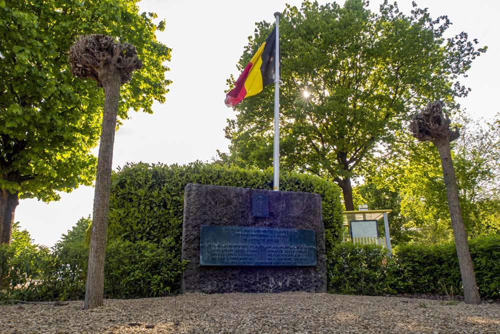 Monument Kazerne Grensfietserseenheid-Lanaken #1